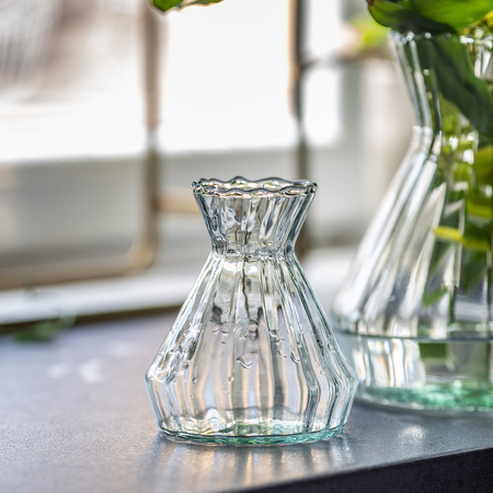 Glass vase W-669 H: 12cm D: 10.5cm