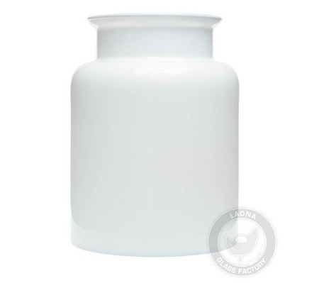 White vase W-332 H:25cm D:19cm